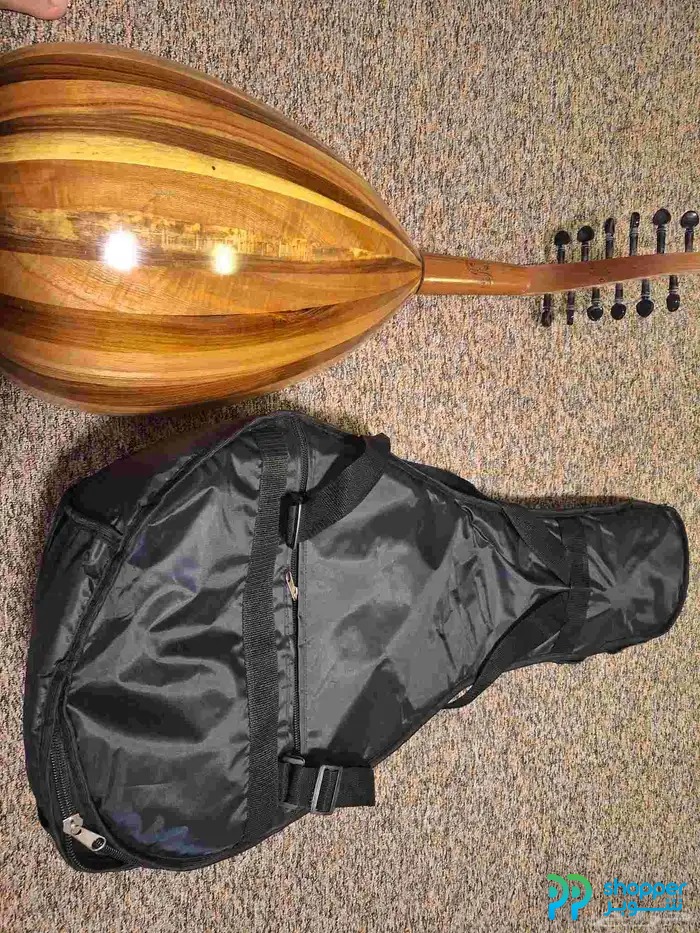 عود عزف للبيع